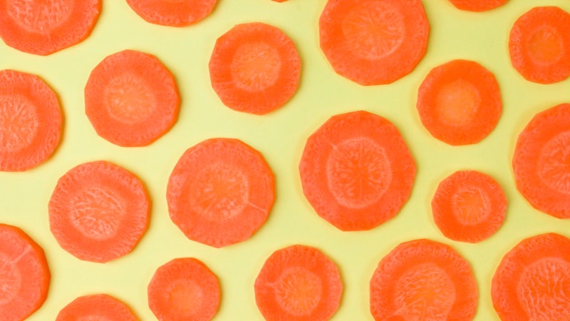 オレンジと黄色の水玉模様テキスタイル