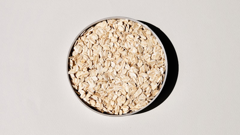 茶色と白のセラミックボウル