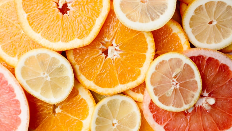 スライスしたクエン酸果実の束